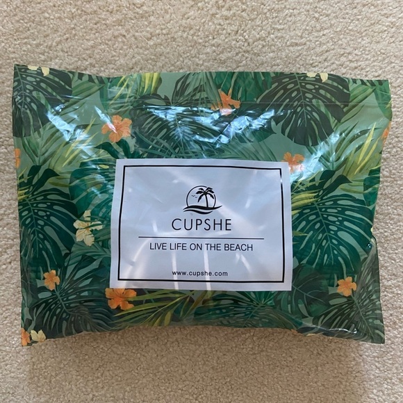 Cupshe high waisted bikini navy/white, reversible bottom new with tag size M - Picture 3 of 3